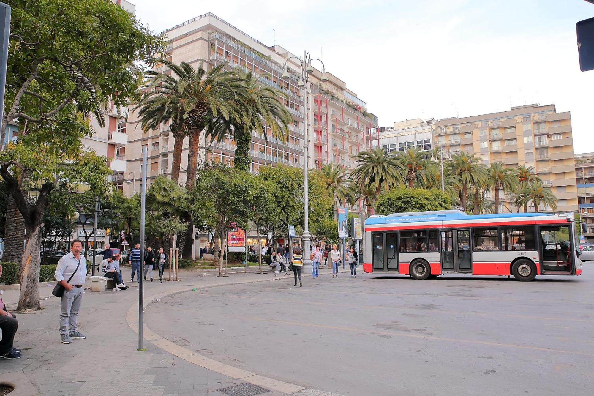 Room And Suite - Bari Centrale - ภายนอก รูปภาพ